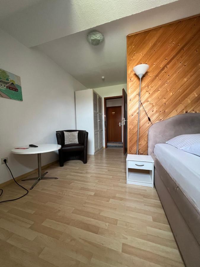 נורטהיים Hotel Zum Ruecking מראה חיצוני תמונה