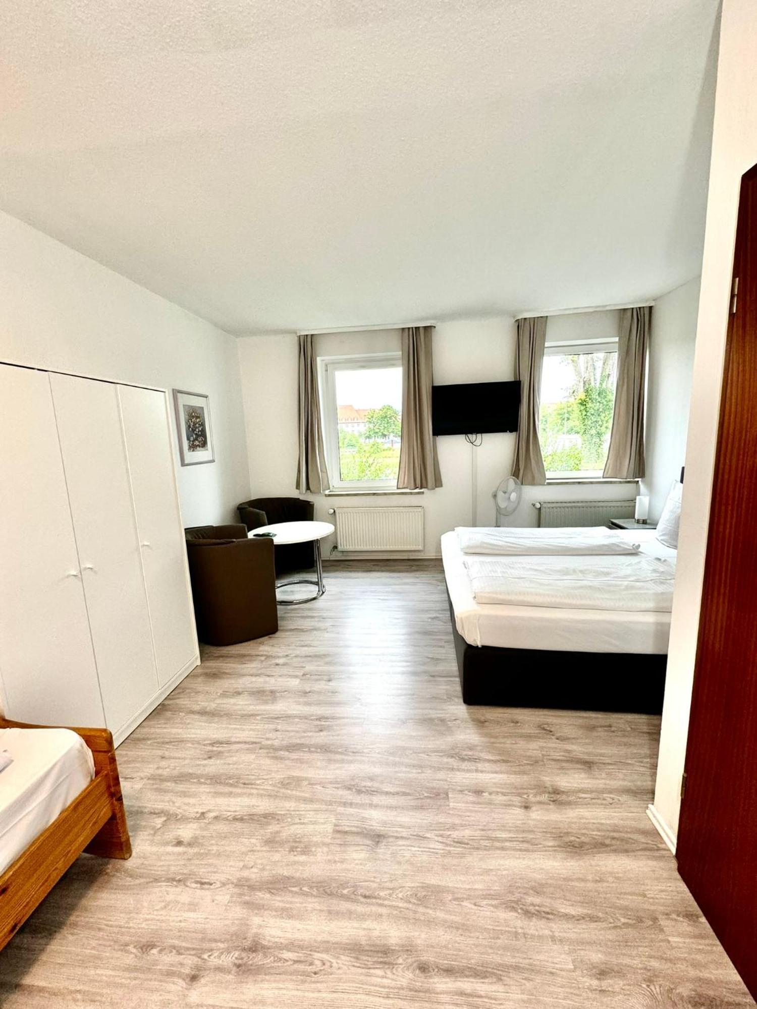 נורטהיים Hotel Zum Ruecking מראה חיצוני תמונה