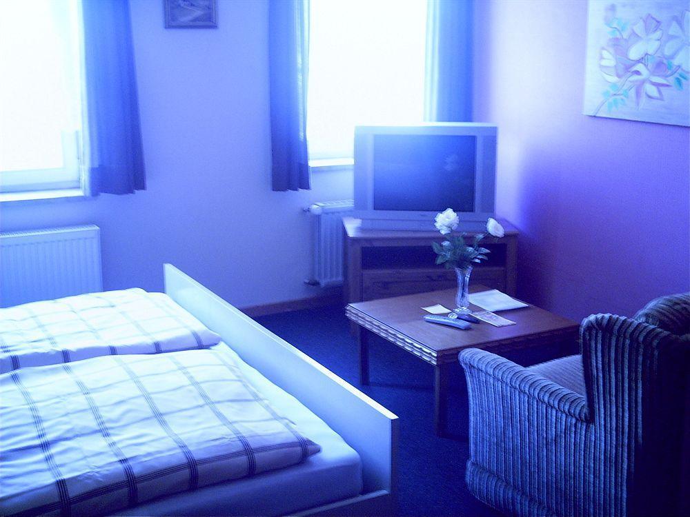 נורטהיים Hotel Zum Ruecking מראה חיצוני תמונה