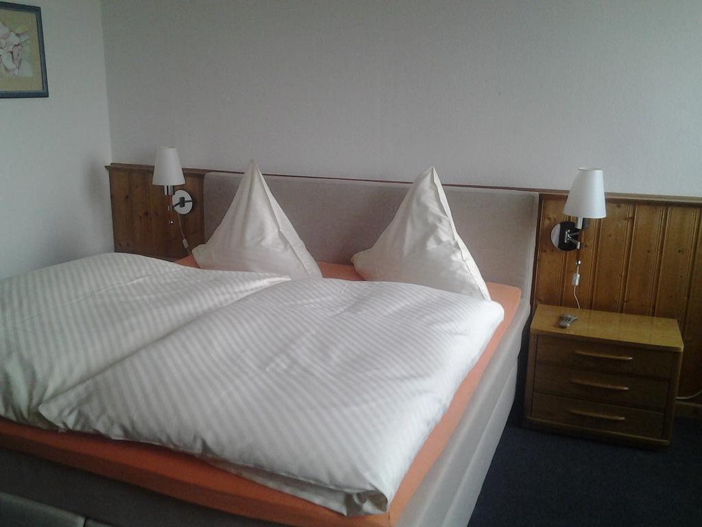 נורטהיים Hotel Zum Ruecking מראה חיצוני תמונה