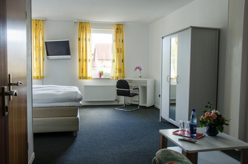 נורטהיים Hotel Zum Ruecking מראה חיצוני תמונה